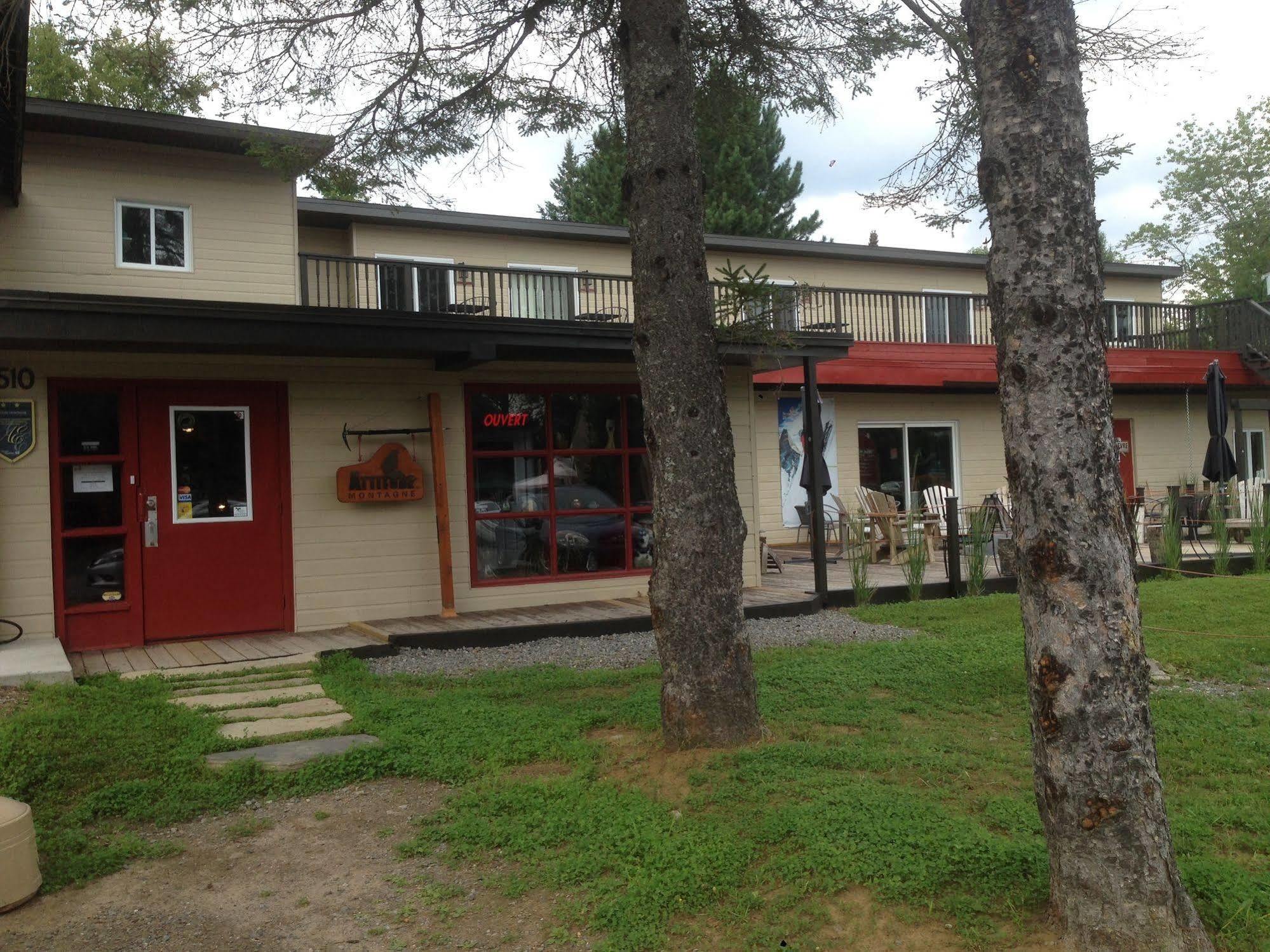 Hotel Attitude Montagne Saint Adolphe D'Howard Exteriér fotografie